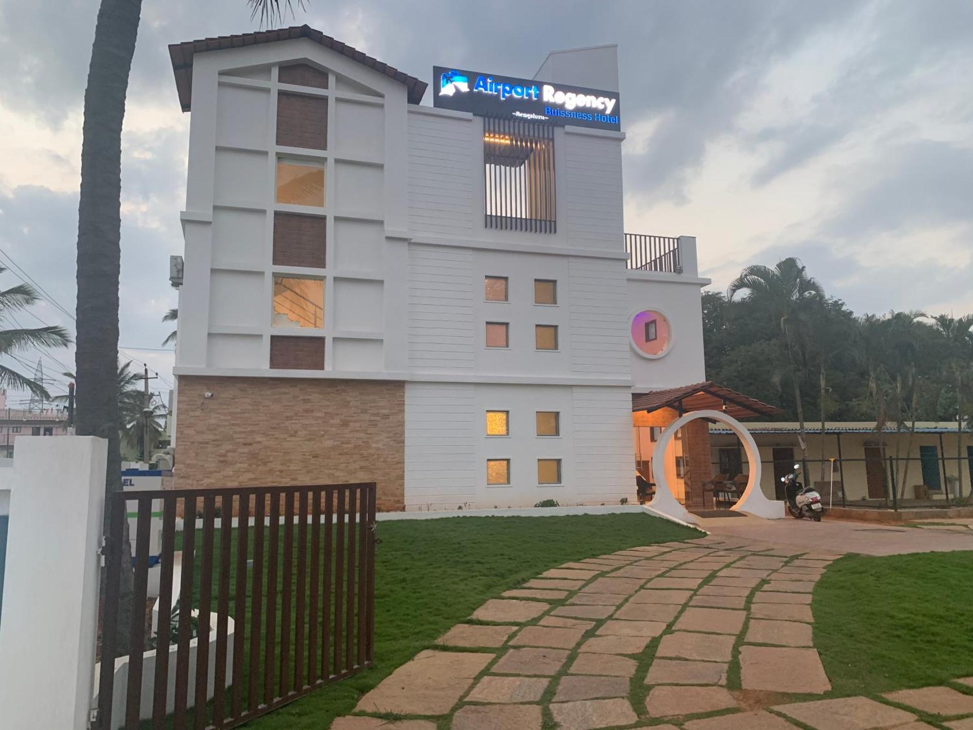 Airport Regency Hotel Devanahalli Exterior photo